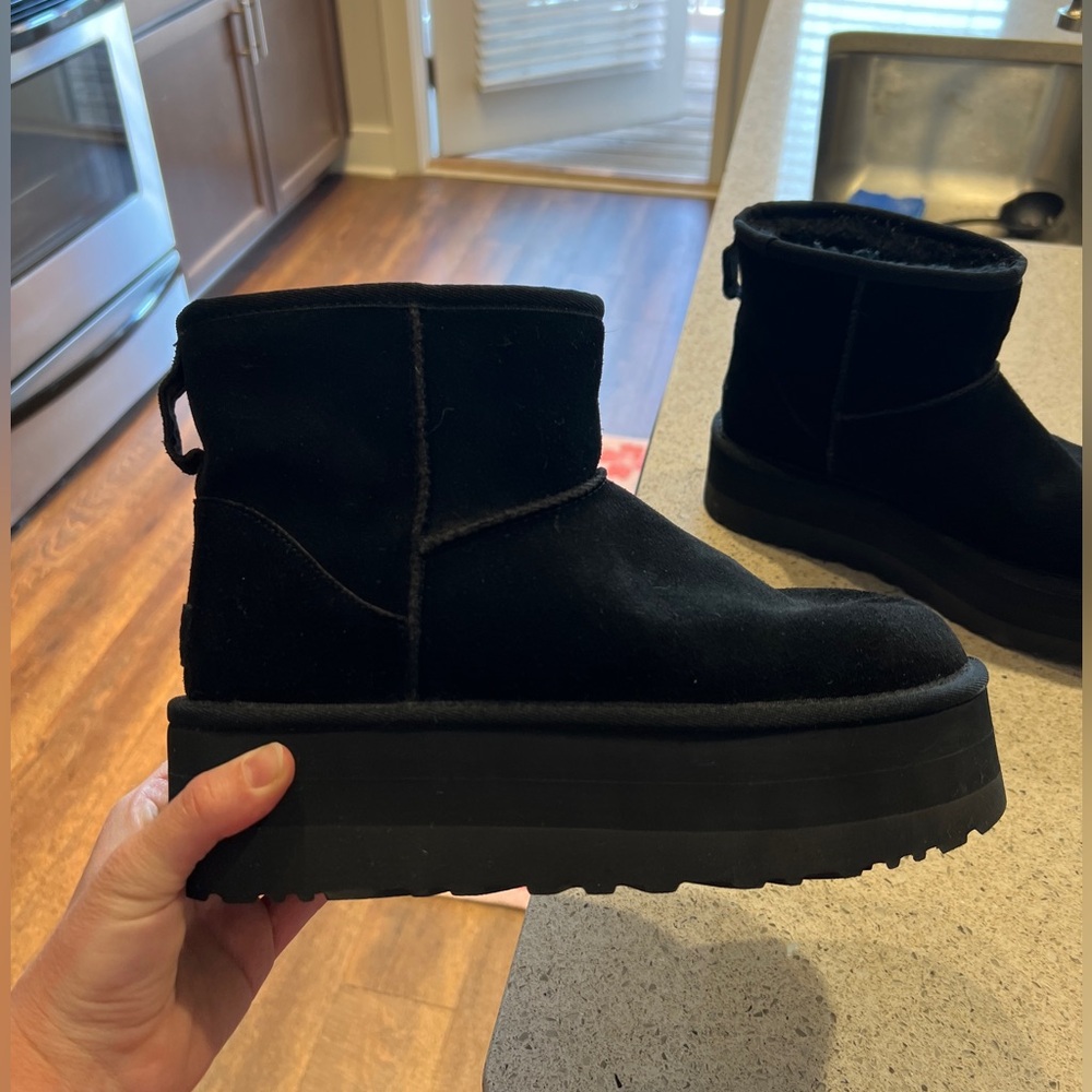 Ugg Classic Mini Platform Black- Size 8